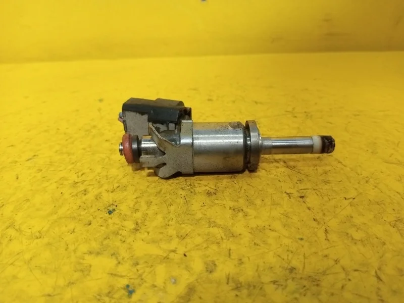 Форсунка топливная Mazda 3 2012-2017 PE0113250B PE-VPS