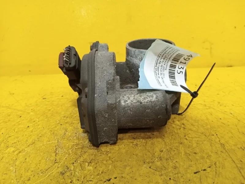 Дроссельная заслонка Ford Focus 2 2005-2011 1505642 HXDA