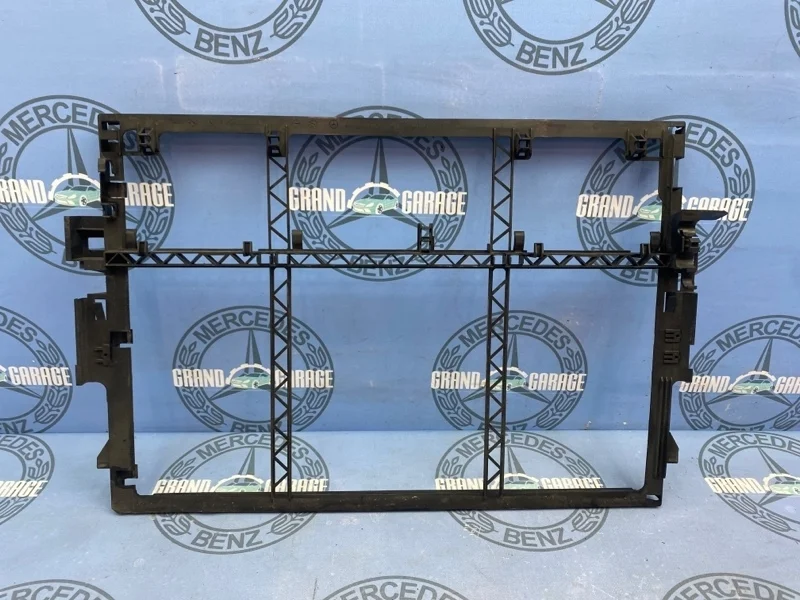 Кронштейн радиатора Mercedes-Benz S-Class 2215050241 W221 273.961 5.5