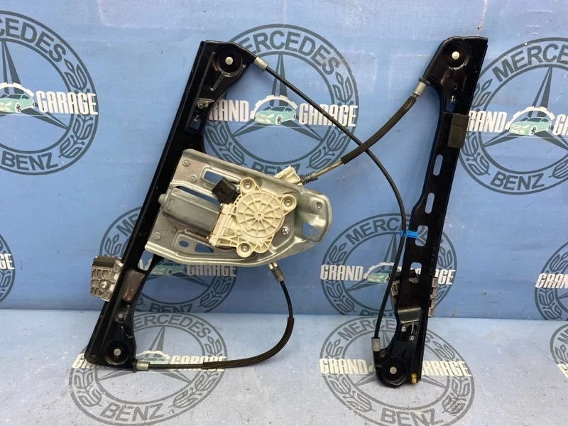 Стеклоподъемник Mercedes-Benz C-Class 2037203046 W203, передний правый