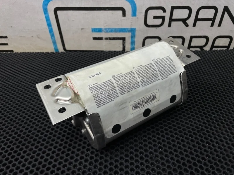 Подушка безопасности (в торпедо) Bmw 399113225029 E90 M47N20 2.0, правая