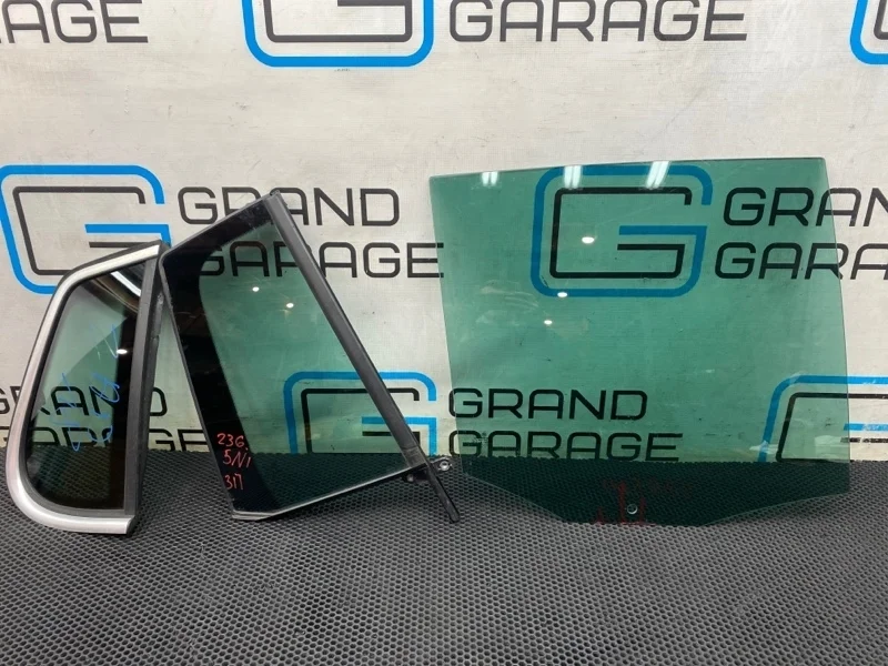 Стекла комплект Volkswagen Tiguan 5N0845026A 5N1, задняя правая