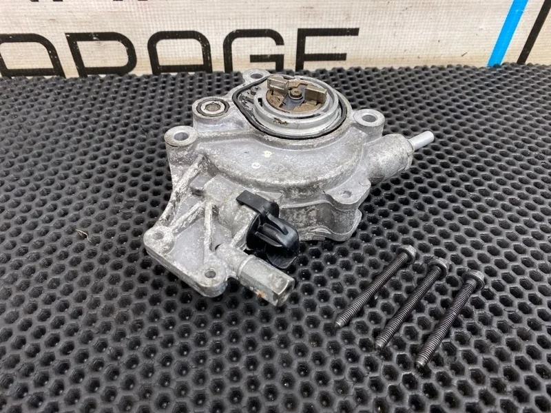 Насос вакуумный Land Rover Freelander В171B1A2605T L359 224DT 2.2