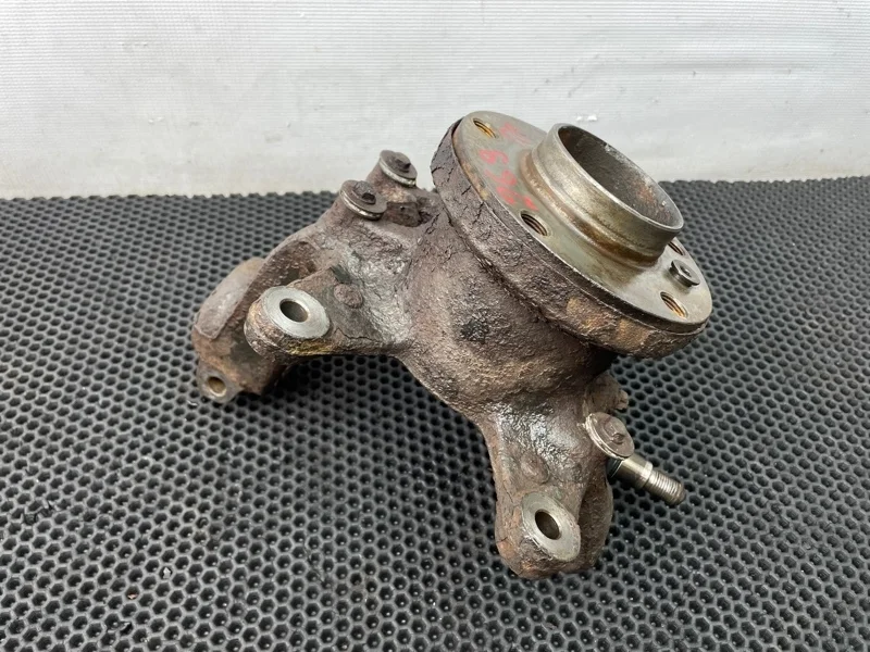 Кулак Bmw X3 2006 3412023 E83 M47D20 2.0, передний левый