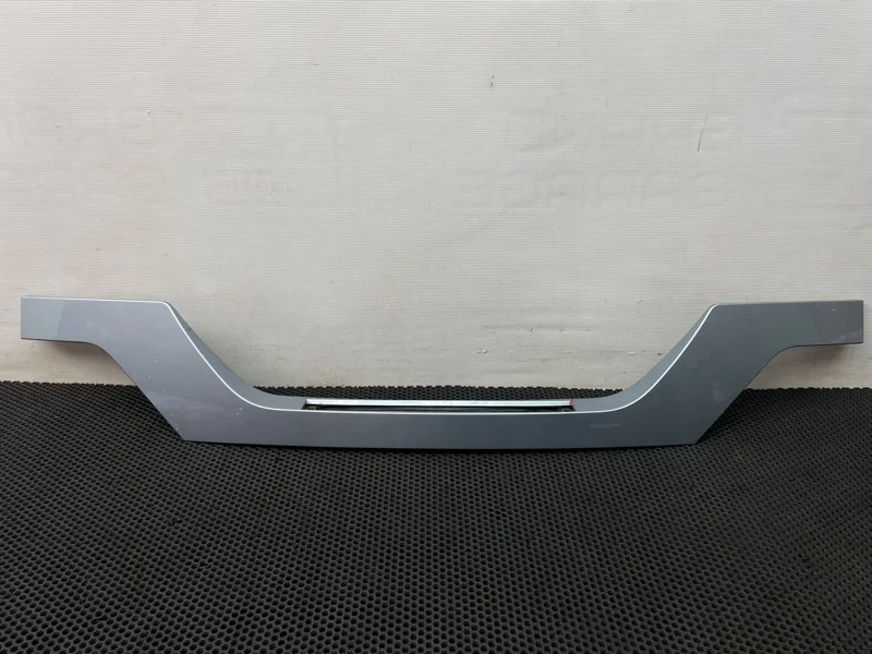 Накладка крышки багажника Bmw X3 2006 51137052452 E83 M47D20 2.0