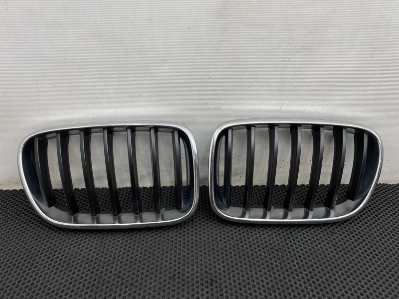 Решетка радиатора Bmw X3 2012 51117210725 F25 N20B20A 2.0