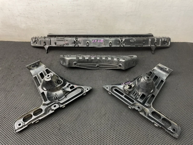 Кронштейн бампера Bmw 6-Series 2008 51127038195 E63 N52B30A 3.0, задний