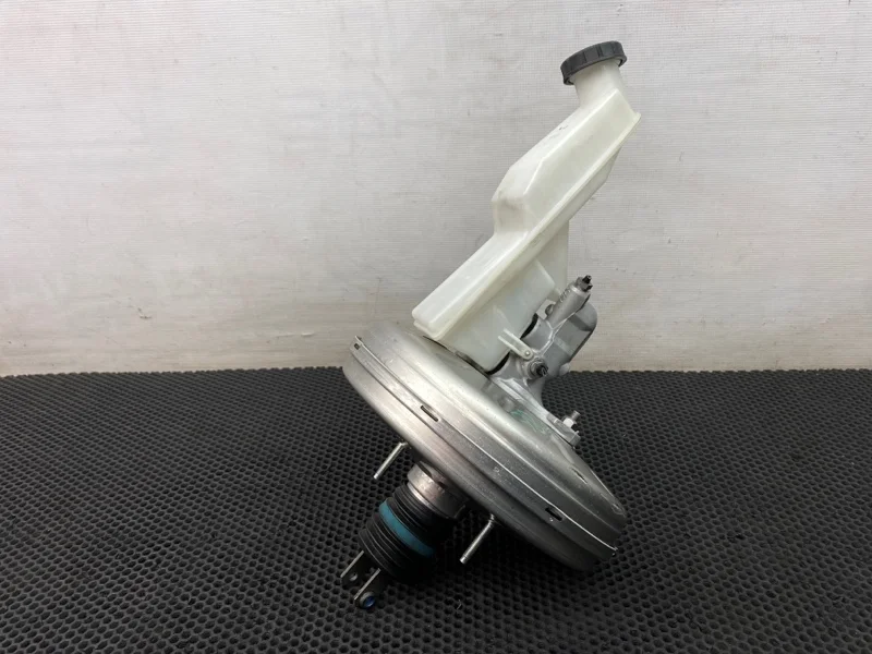 Вакуумный усилитель Mercedes-Benz B-Class 2013 2464300330 W246 270.910 1.6