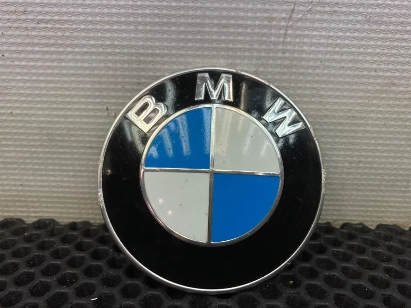 Эмблема Bmw X3 2012 8132375 F25 N20B20A 2.0, передняя