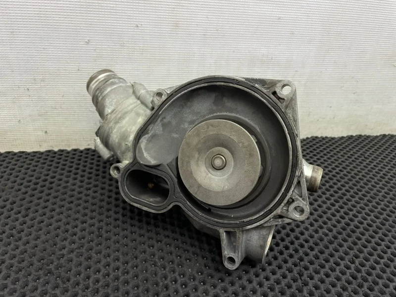 Насос водяной (помпа) Bmw 7-Series 2010 11517548263 F01 N63B44A 4.4