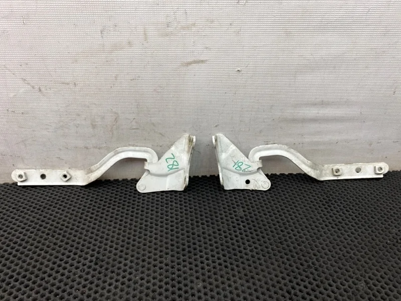 Петли капота Mercedes-Benz V-Class 2004 6397500251 W639 112.951 3.2