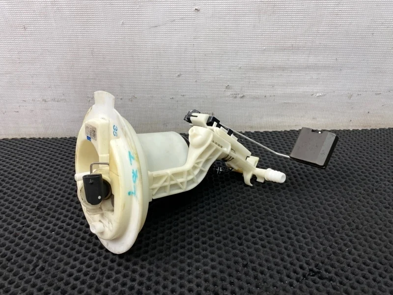 Датчик уровня топлива Mercedes-Benz E-Class 2009 2044701494 W212 272.952 3.0