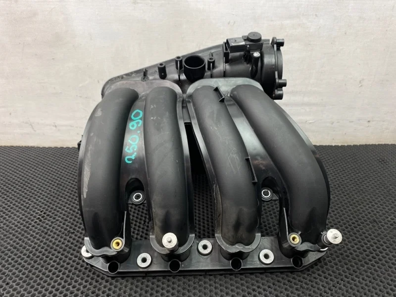Коллектор впускной Bmw 3-Series 2008 11617560235 E90 N46B20B 2.0