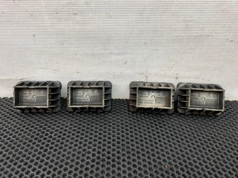 Опора домкрата Bmw X1 2010 51717123311 E84 N46B20B 2.0