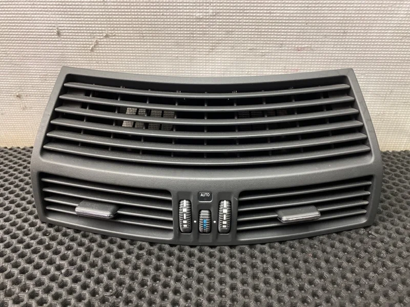 Дефлектор обдува Mercedes-Benz S-Class 2002 2208300554 W220 113.960 5.0