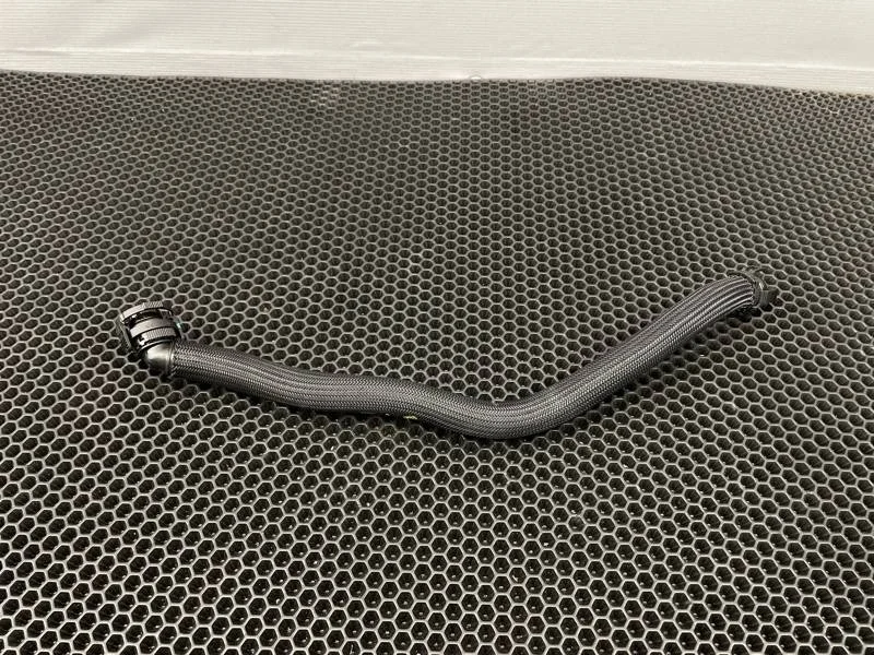 Шланг вентиляции картерных газов Bmw 7-Series 2010 11157575641 F01 N63B44A 4.4