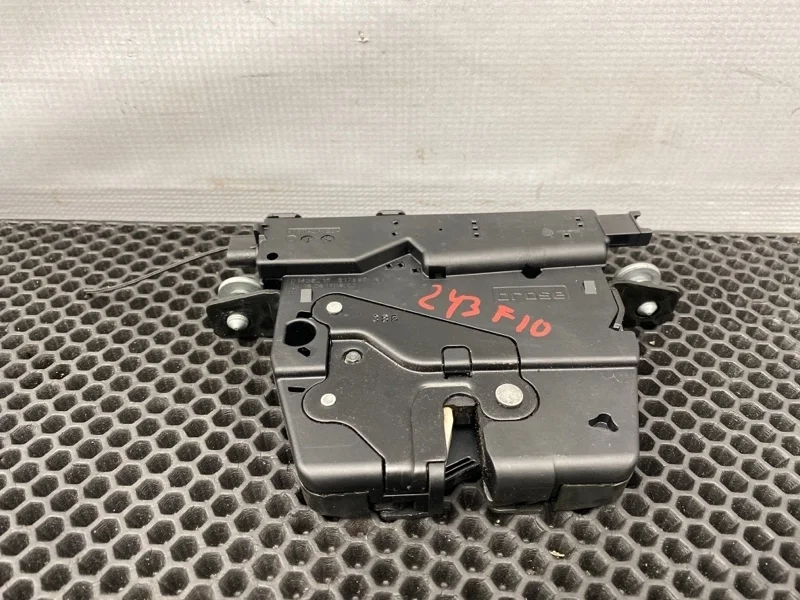 Замок багажника Bmw 5-Series 2011 51247191212 F10 N20B20A 2.0