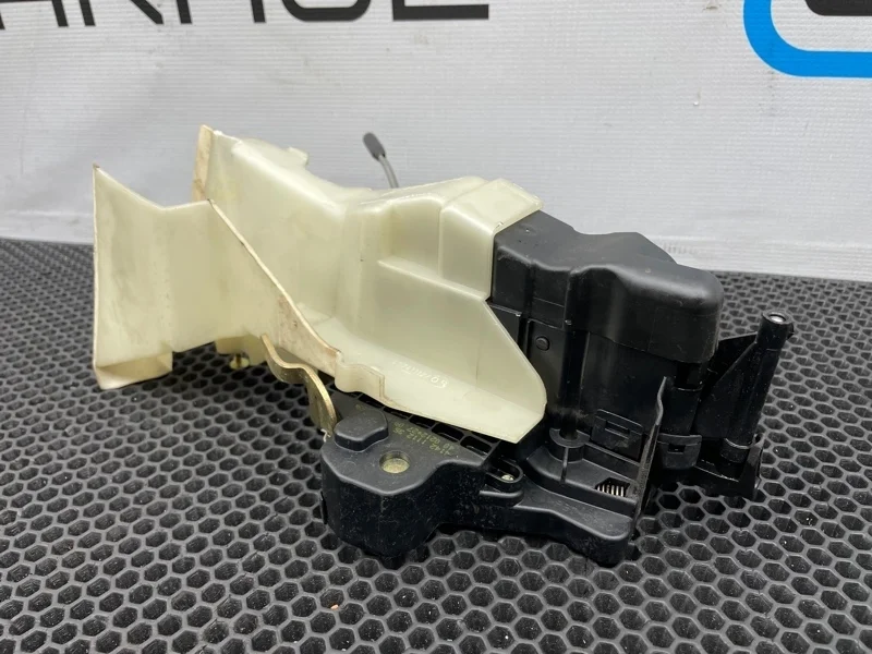 Замок двери Mercedes-Benz E-Class 2027203635 W210, передний правый
