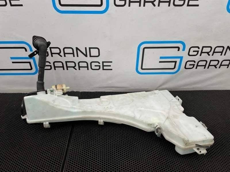 Бачок омывателя Bmw X5 2007 61677161477 E70 N52B30AF 3.0