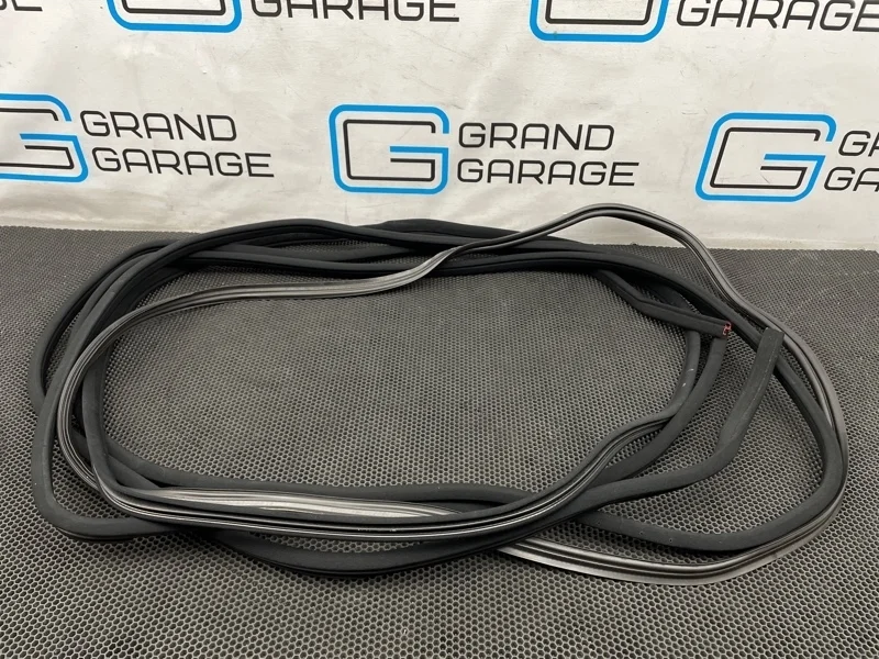 Уплотнитель двери комплект Mercedes-Benz C-Class 2046970951 W204