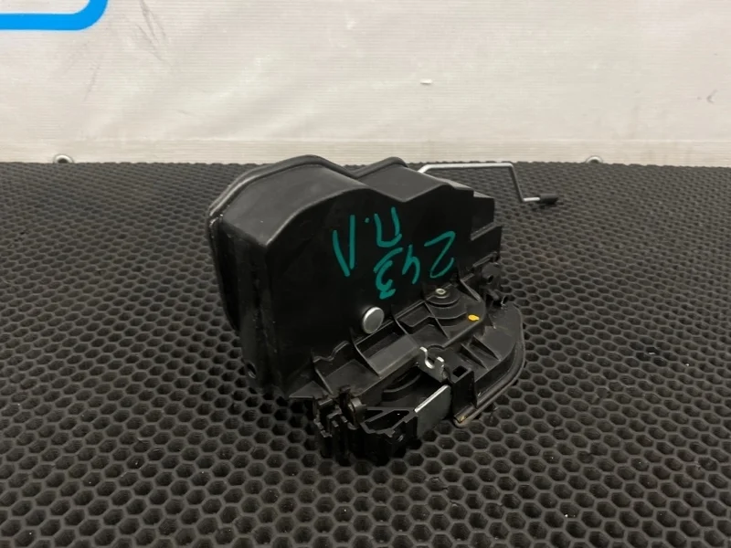 Замок двери Bmw 5-Series 51217202145 F10 N20B20A 2.0, передний левый