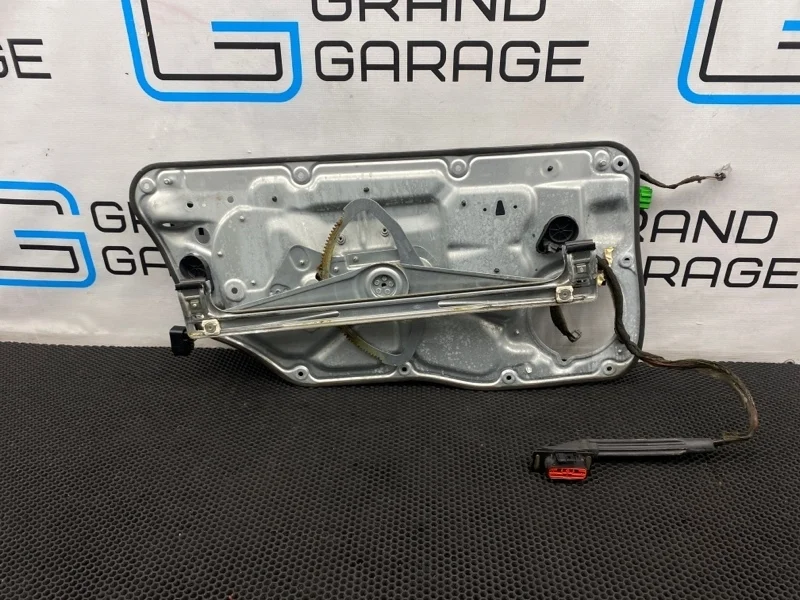 Стеклоподъемник Volvo Xc70 2008 30661066 BZ B6324S 3.2, передний правый