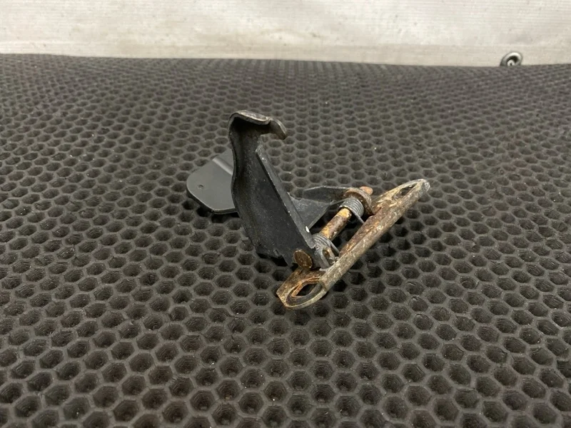 Крюк капота Land Rover Range Rover 2004 FPD000023 L322 M62B44 4.4