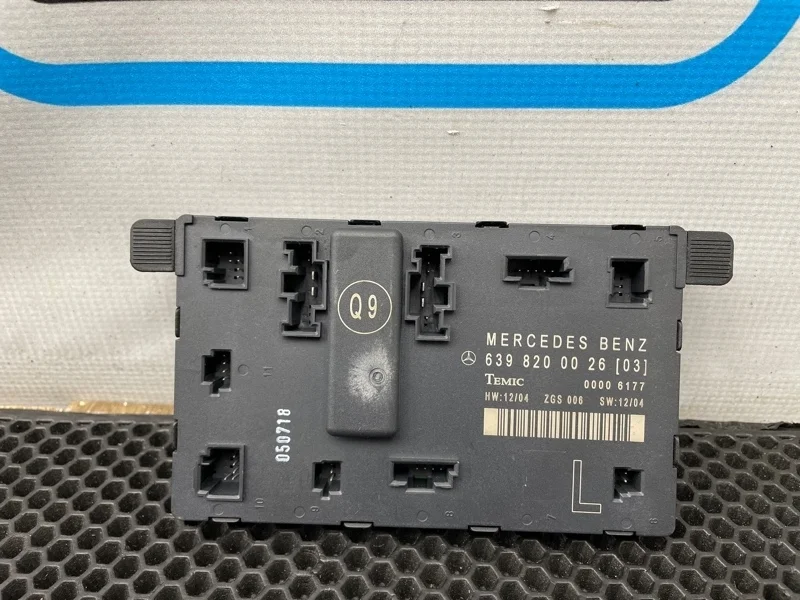 Блок двери Mercedes-Benz V-Class 2005 6398200026 W639 112.951 3.2, передний левый