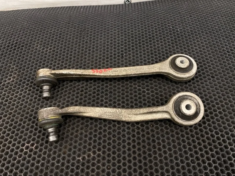 Рычаги комплект Audi A6 2013 8K0407510M C7 CHVA 2.8, передние правые