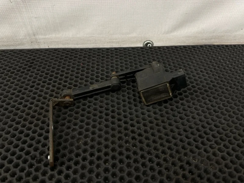 Датчик положения кузова Mercedes-Benz R-Class 2008 2513201032 W251 272.967 3.5, задний