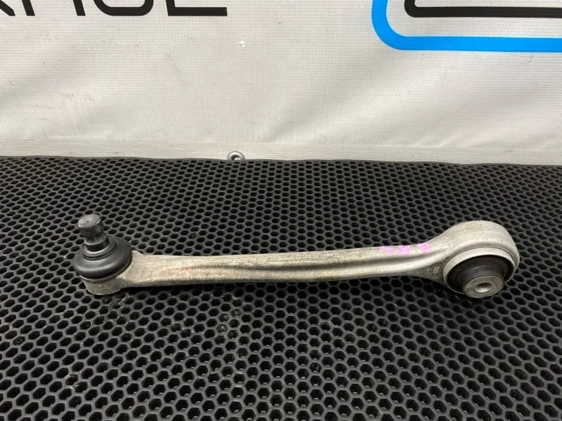 Рычаг Audi A4 2016 8W0407505C B9 CVKB 2.0, передний левый