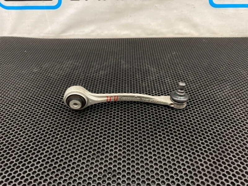 Рычаг Audi A4 2016 8W0407506C B9 CVKB 2.0, передний правый