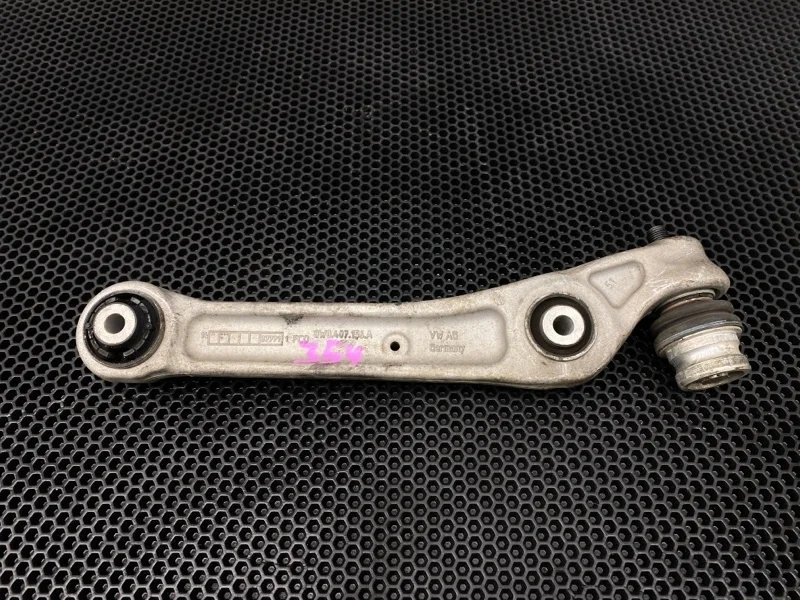 Рычаг Audi A4 2016 8W0407156A B9 CVKB 2.0, передний правый
