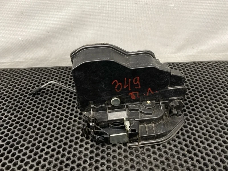 Замок двери Bmw X3 2012 7318423 F25 N55B30A 3.0, передний левый