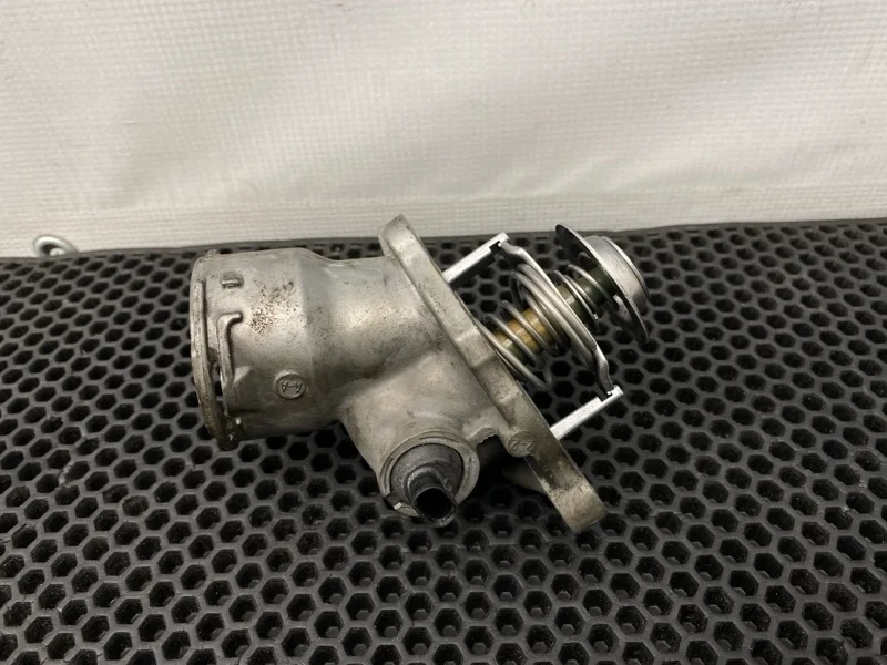 Термостат Mercedes-Benz V-Class 2014 2722000515 W639 272.978 3.5