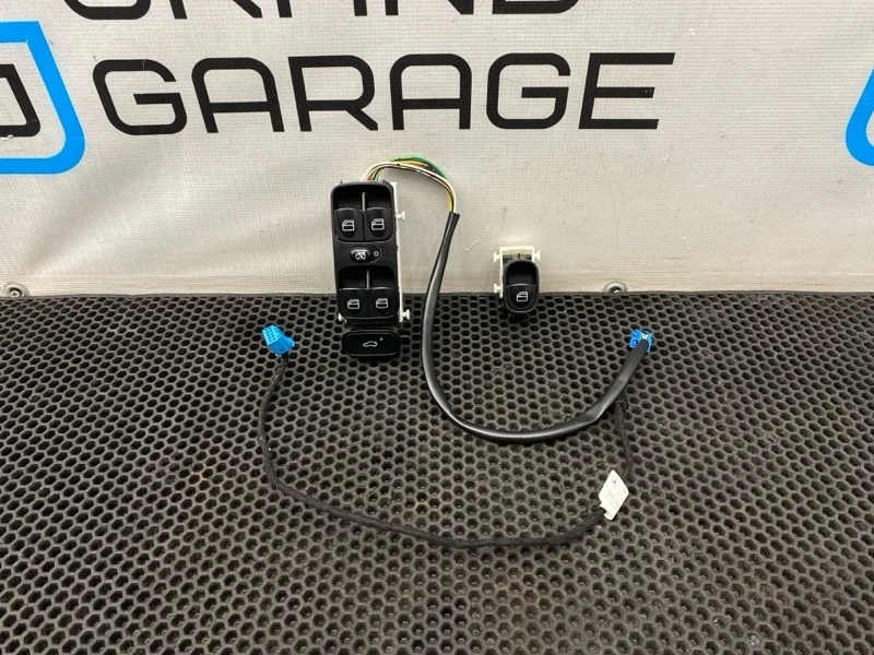 Блок стеклоподъемников Mercedes-Benz Clk-Class 2009 A2098203410 W209 271.955 1.8