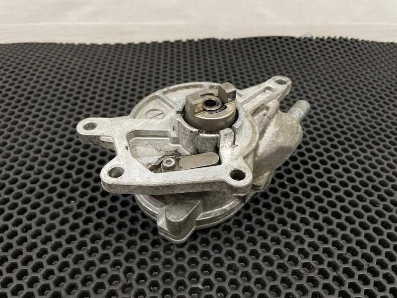 Насос вакуумный Mercedes-Benz E-Class 2009 A6422300165 W212 642.850 3.0