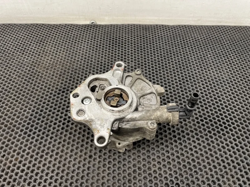 Насос вакуумный Land Rover Range Rover 2006 6H4Q2A451BA L322 368DT 3.6