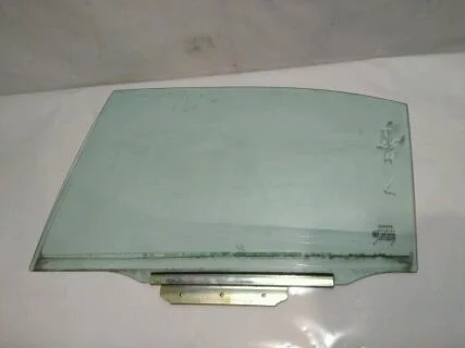 Б.у. стекло двери TOYOTA AVENSIS ZZT251 TOYOTA AVENSIS ZZT251