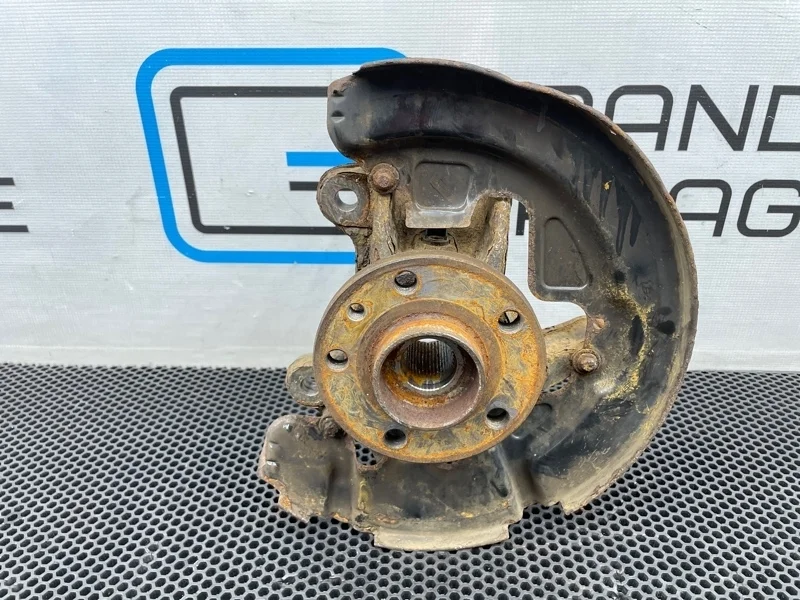 Кулак Volvo S60 2011 31201285 Y20 B4164T 1.6, передний левый