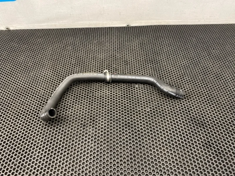 Патрубок охлаждения Mercedes-Benz E-Class 2006 A2118303596 W211 272.964 3.5