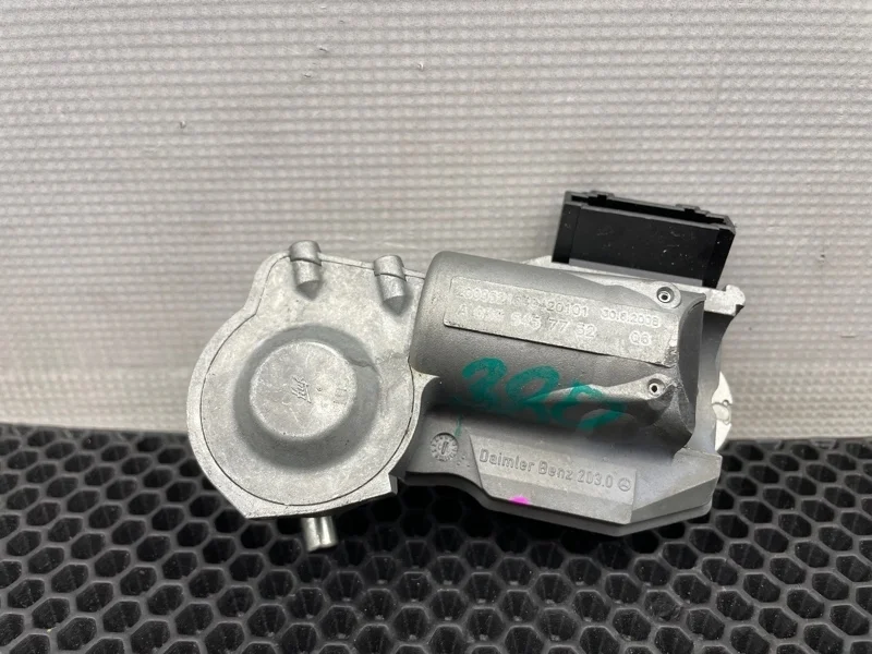 Блокиратор руля Mercedes-Benz Cls-Class 2009 A2114620130 W219 272.964 3.5