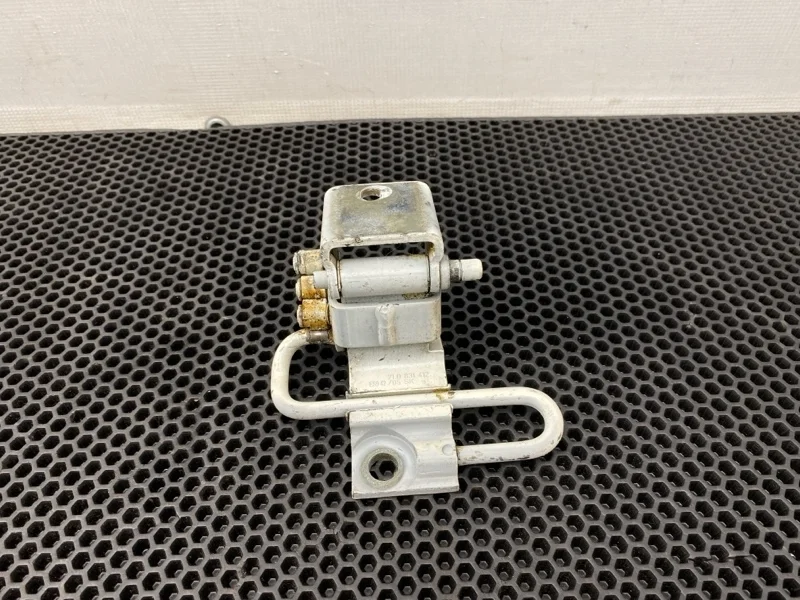 Петля двери Porsche Cayenne 2006 7L0831412 955 M02.2Y 3.2, передняя правая