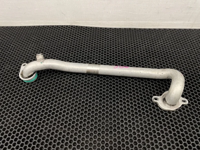 Патрубок охлаждения Audi Q7 2009 079121481R 4LB BAR 4.2, передний