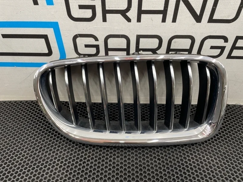 Решетка радиатора Bmw 5-Series 2014 51137412324 F10 N20B20B 2.0, передняя правая