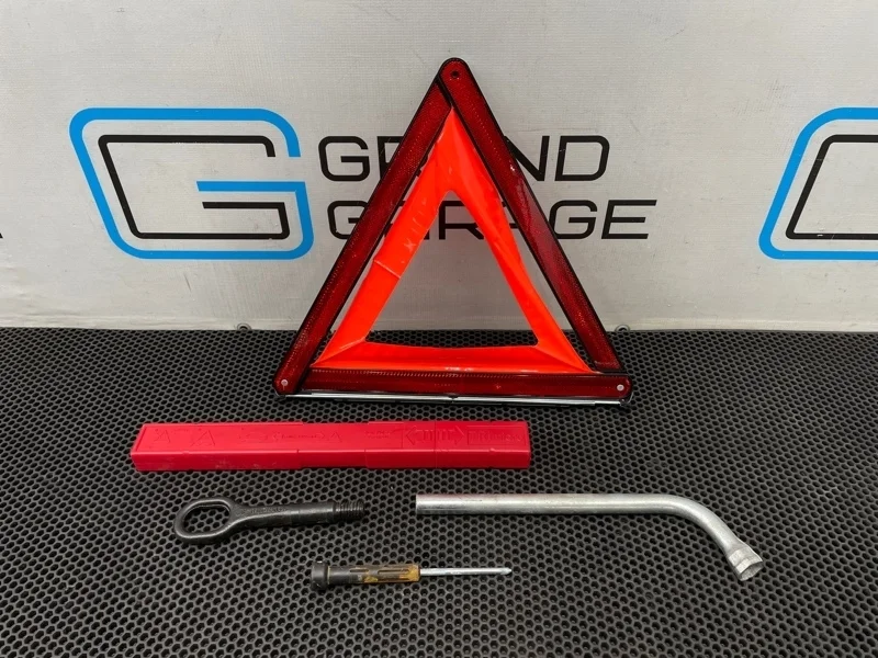 Набор инструментов Audi Q7 2009 7L0860251 4LB BAR 4.2
