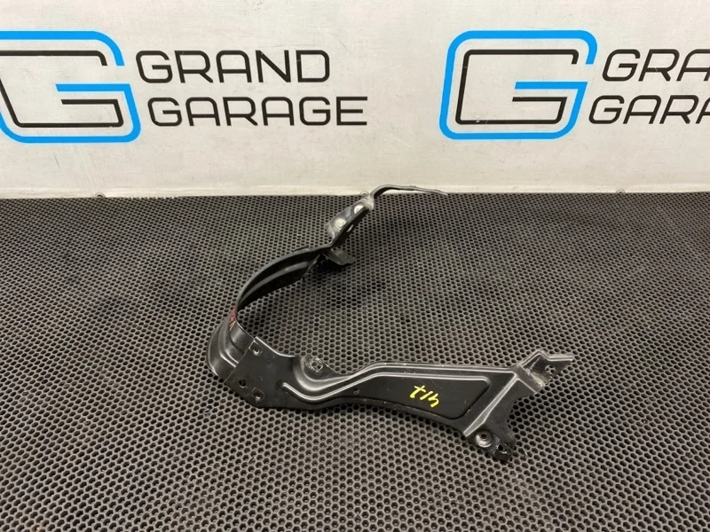 Кронштейн фары Mercedes-Benz C-Class 2004 A2036200372 W203 271.940 1.8, левый