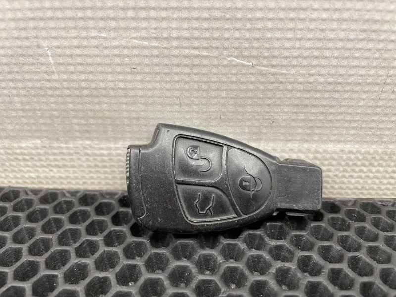 Ключ зажигания Mercedes-Benz C-Class 2004 A2037664906 W203 271.940 1.8