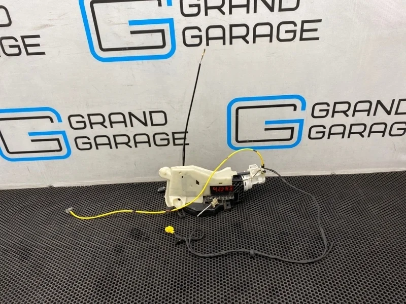 Замок двери Mercedes-Benz S-Class 2003 A2207205835 W220 112.972 3.7, передний правый