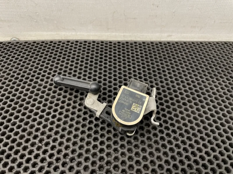 Датчик положения кузова Bmw 7-Series 2011 37146781362 F01 N54B30A 3.0, передний правый